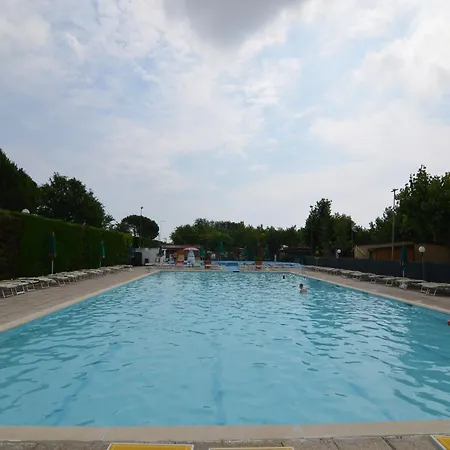 In With Pool Holiday home